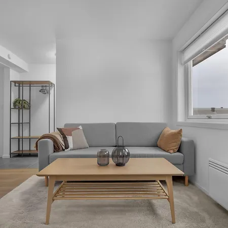 2-bedroom Modern In Apartment